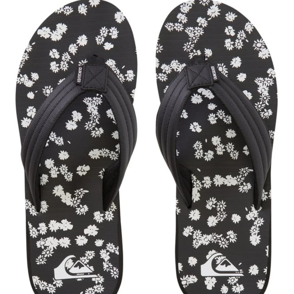 NWT Quiksilver men's floral carver flip-flop